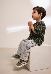 Miniatuurafbeelding 2