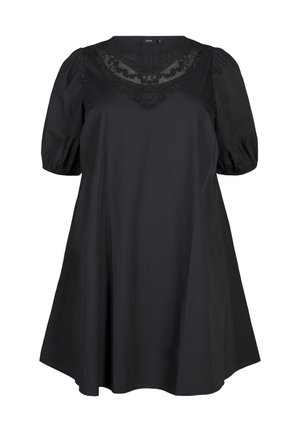 Czarna sukienka z krótkim rękawem z bufkami i kwiatową koronkową wstawką na przezroczystym dekolcie w serek, luźny krój, długość do ponad kolan.
