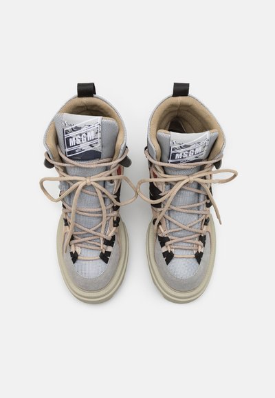 felmini gredo santiag