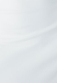 Unselected, white