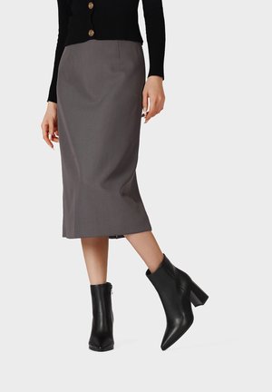 Queen Helena, K5037 - Botines - nero