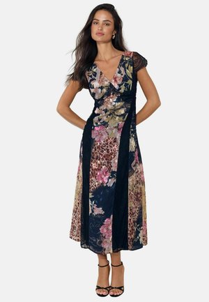 Lipsy, FLORAL SCRIPTED PRINT LACE DETAIL CAPE SLEEVE FIT AND FLARE MIDI DRESS - Maxi dress - black