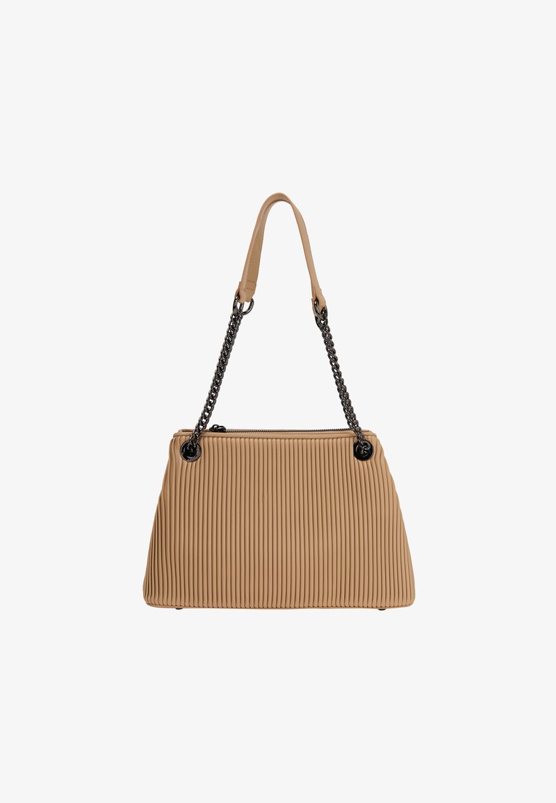 Világos bézs, redőzött kézitáska, puha anyagból készült, felül cipzárral záródik, és két fogantyúval rendelkezik: az egyik bőr pánt, a másik lánc linkekből áll.