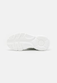 Buffalo Matalavartiset tennarit - white