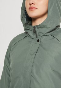 Vero Moda Curve VMCZOA  - Sommerjakke - laurel wreath