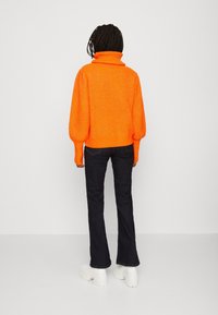 Colourful Rebel Sweter