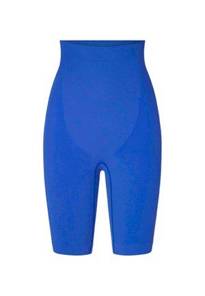 Nahtlose, hochgeschnittene Kompressionsshorts in Knielänge, blau, mit glatter Oberfläche und ohne sichtbare Logos oder Muster.