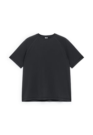 Black short-sleeve t-shirt with a round neck, raglan sleeves, and a smooth texture. No patterns or embellishments. Simple, straight cut.