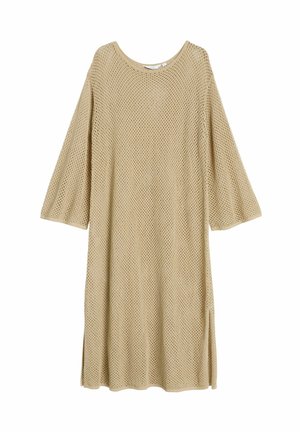Beige, stickad klänning med en lös passform, 3/4-långa ärmar, rund halsringning och sidofickor för bättre rörelsefrihet. Har en texturerad, öppen vävdesign.