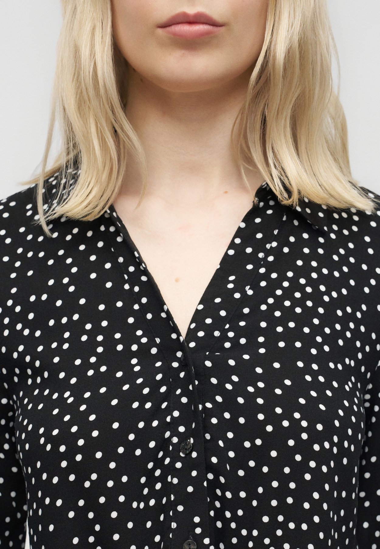 ONLNOVA LIFE KNOT SHIRT