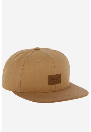 Tarnfarbenes Snapback-Cap mit flacher Krempe, aus strukturiertem Stoff gefertigt. Verfügt über ein quadratisches braunes Lederpatch auf der Vorderseite und Belüftungslöcher.