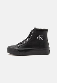 Επιλέχθηκε, triple black