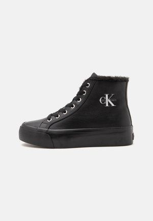 Calvin Klein, Vysoké tenisky - triple black