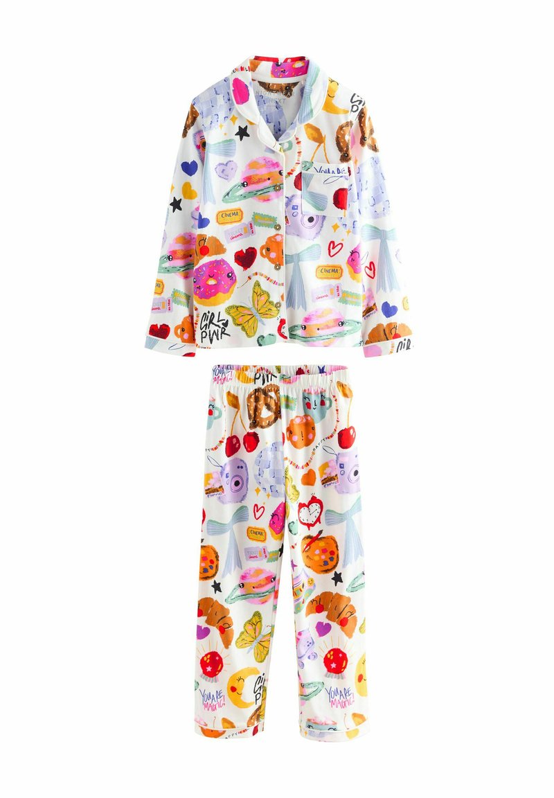 Bunte Pyjama-Set mit einem gemusterten Langarm-Oberteil mit verschiedenen Speise-Motiven und passenden Elastikbundhosen, beide aus weichem Stoff.
