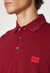 HUGO DERESO - Poloskjorter - dark red