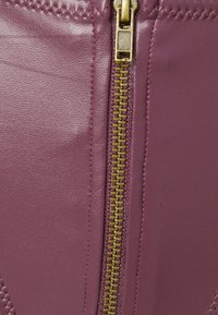 LASCANA PETITE FLEUR GOLD BY LASCANA THONG - String - eggplant
