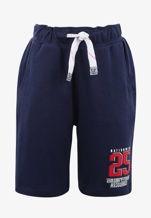 Shorts bleu marine avec cordon de serrage blanc, poches latérales et texte rouge « 25 Varsity Trainer Association » sur la jambe droite.