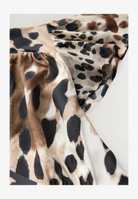 Valgt, brown cow animal print