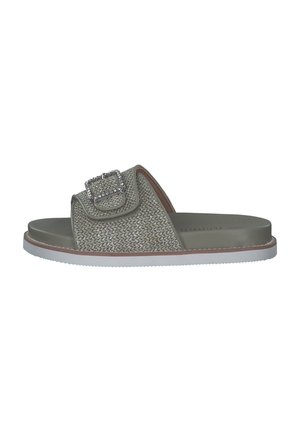 Sandale à glisser kaki avec tige tissée, boucle décorative et semelle blanche contrastante. Le tissu texturé et le lit de pied lisse renforcent le confort.