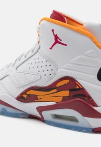 Jordan JUMPMAN MVP - Basketballsko - white/cardinal red/vivid orange/black