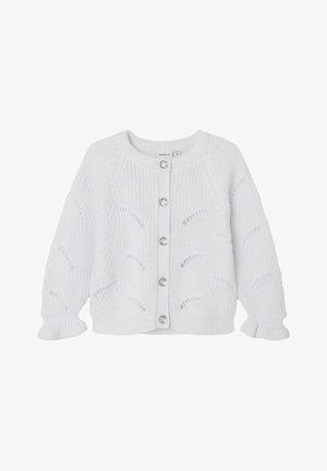 Cardigan blanc en maille avec un col rond, une fermeture boutonnée à l'avant et des boutons décoratifs en argent. Présente des motifs ondulés texturés et des poignets côtelés.