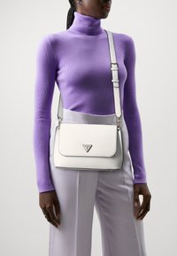 Guess - MERIDIAN FLAP CROSSBODY - Umhängetasche - stone Thumbnail-Bild 1