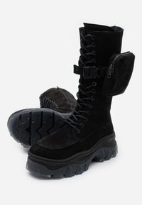 Bronx Kozaki na platformie