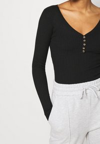 Even&Odd Sweter