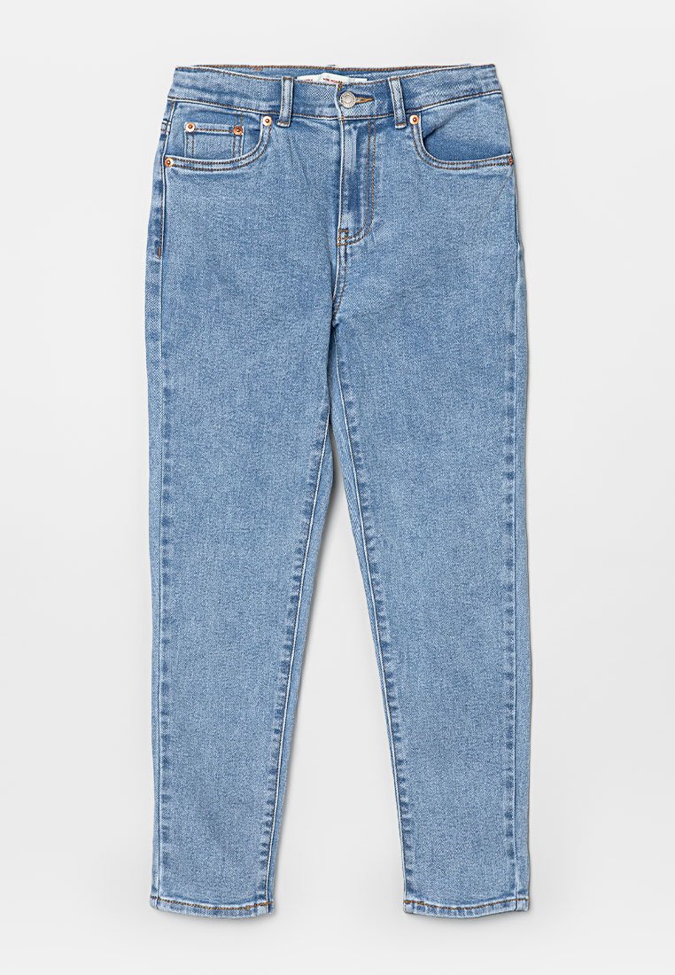 Helle blaue Denim-Jeans mit geradem Schnitt, fünf Taschen, kupferfarbenen Beschlägen und kontrastierenden Nähten. Klassisches Design mit mittelhohem Bund.