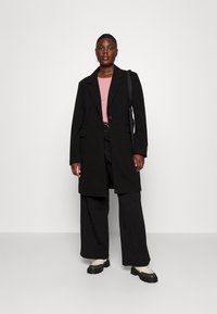 ONLY Carmakoma CARNANCY  - Krátký kabát - black