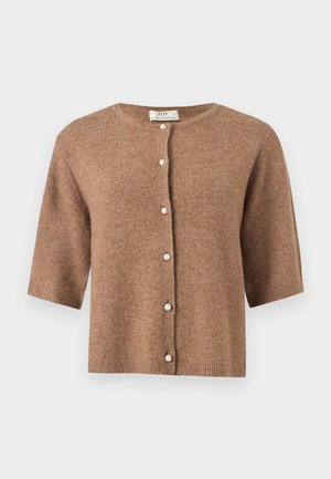 Brun kortærmet strikket cardigan med rund halsudskæring og seks perleagtige knapper ned foran.