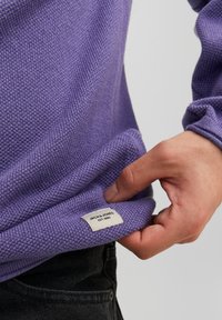 Jack & Jones JJEHILL CREW NECK  - Džemperis - twilight purple