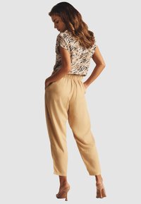 Freddy Pantalones - irish cream direct dyed