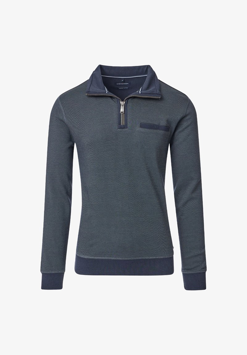 Pullover blu scuro con mezza zip e colletto, caratterizzato da un tessuto testurizzato, maniche lunghe e una tasca sul petto con un bordo scuro.