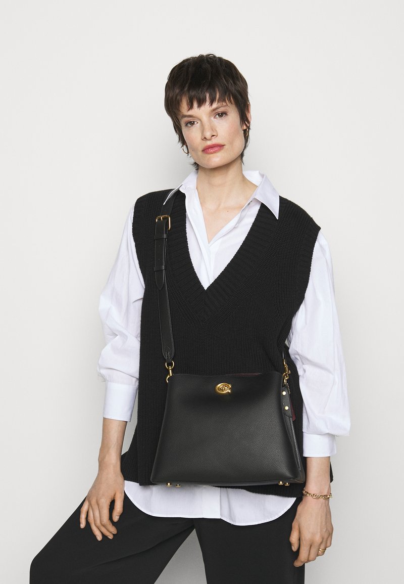COACH WILLOW SHOULDER BAG - Kézitáska - black