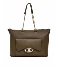 Borsa in pelle marrone con chiusura a zip, tracolle a catena e in pelle, tasca frontale con patta e dettagli in metallo.