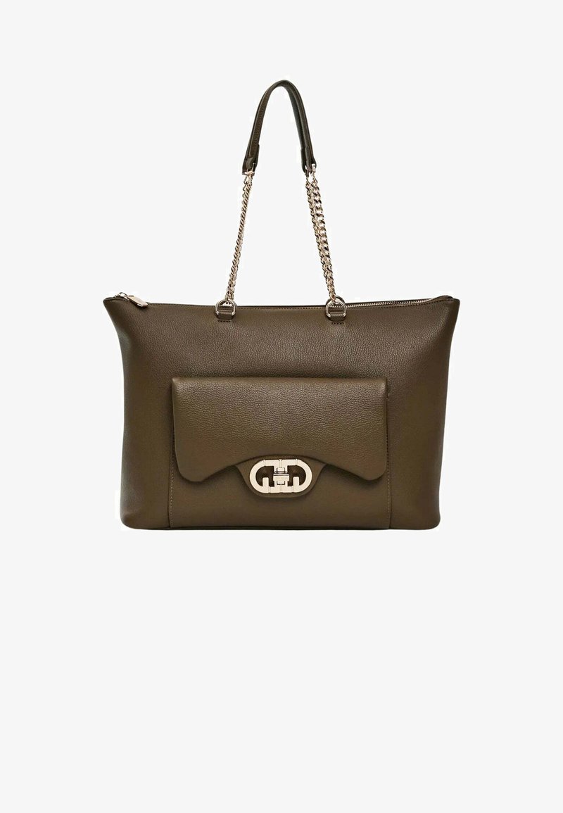 Borsa in pelle marrone con chiusura a zip, tracolle a catena e in pelle, tasca frontale con patta e dettagli in metallo.