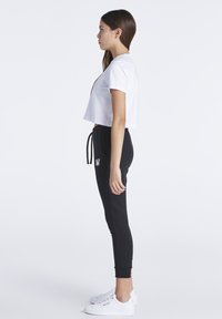 SIKSILK Crop Tee - Camiseta básica - white