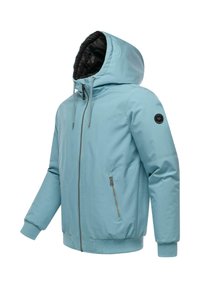 Ljusblå huva jacka med avtagbart svart innerfoder, som har en frontdragkedja, sidfickor och en rund logotyp på vänster ärm.