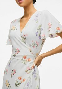 VILA VILOVIE WRAP DRESS - Vardagsklänning - snow white