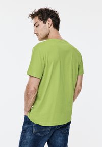 Street One MEN Triko s potiskem - gelb