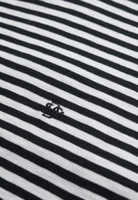 Ikke valgt, optic black stripe