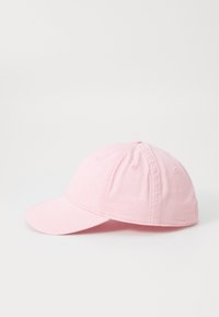 Rosa bomull baseball cap med rund krone, bøyd visir og sydd detaljer. Seks ventilasjonsøyelott på toppen. Enkel og allsidig design.