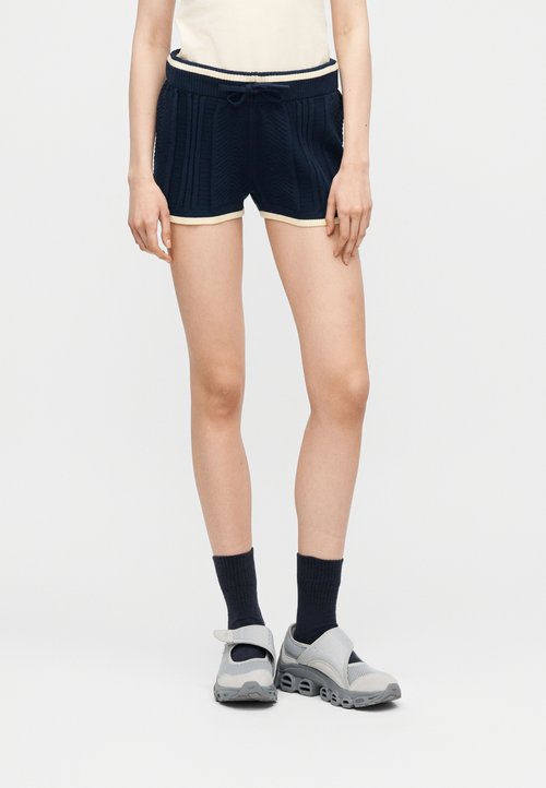 adidas Cable Knit Shorts Asia SIzing 'Night Indigo' (Women's) — foto 3