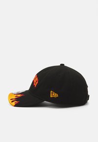 New Era RACE 9TWENTY® UNISEX - Lippalakki - black/orange