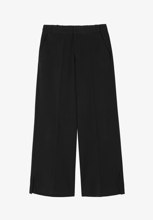 Mustad laiad mustad püksid, mis on valmistatud kergest kangast, omavad siledat tekstuuri, küljetaskuid ja lõhiku allservas liikumismugavuse tagamiseks.