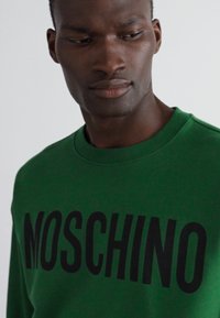 MOSCHINO FELPA - Sudadera - verde