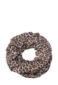 Écharpe infinie en imprimé léopard beige et noir, fabriquée en tissu doux avec une texture légèrement froissée et un design en boucle.