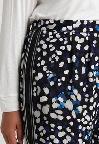 Live Unlimited London Trousers - dark blue