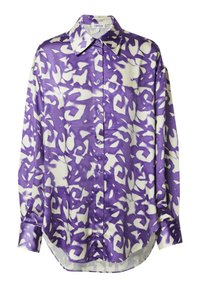 Paarse en witte gebloemde blouse met een knoopsluiting aan de voorkant, klassieke kraag, lange mouwen en een afgeronde zoom. Glad satijnen textuur.